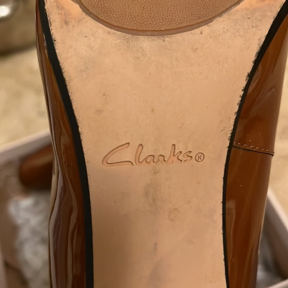 Like brand new Clark’s heels - Picture 3 of 6